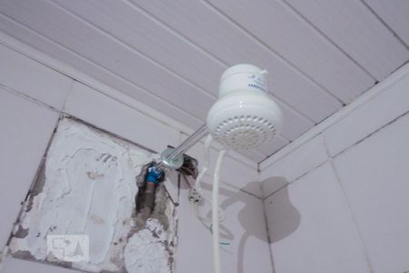 Banheiro de kitnet/studio à venda com 1 quarto, 24m² em Centro Histórico, Porto Alegre