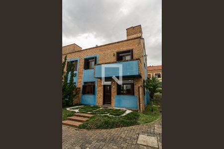 Casa de condomínio à venda com 146m², 2 quartos e 2 vagas Casa de condomínio à venda com 146m², 2 quartos e 2 vagasFachada