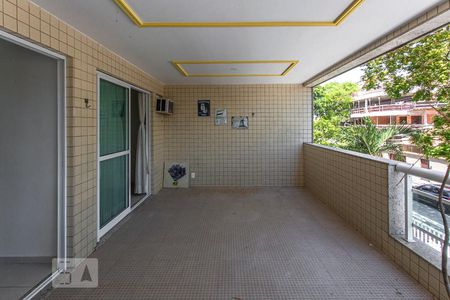 Apartamento à venda com 126m², 3 quartos e 2 vagasVaranda