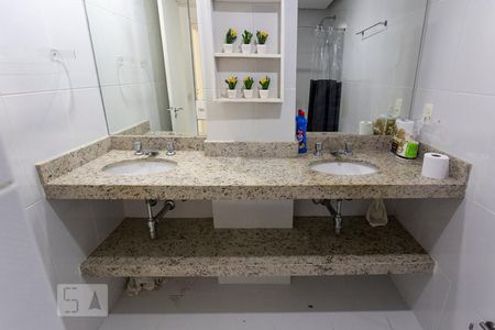 Apartamento à venda com 126m², 3 quartos e 2 vagasBanheiro da Suíte