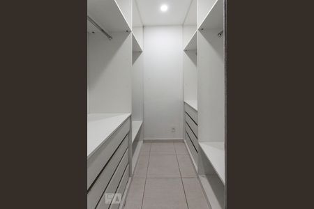 Apartamento à venda com 126m², 3 quartos e 2 vagasCloset da suíte