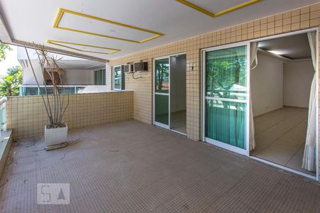 Apartamento à venda com 126m², 3 quartos e 2 vagasVaranda