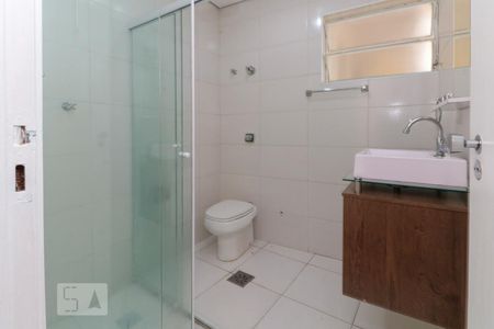 Banheiro de apartamento para alugar com 2 quartos, 80m² em Pinheiros, São Paulo