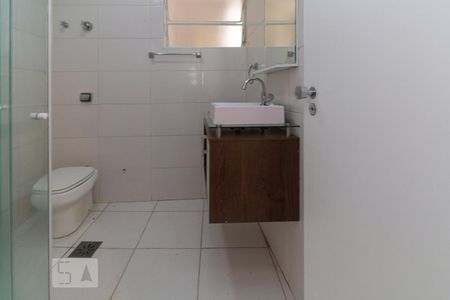 Banheiro de apartamento para alugar com 2 quartos, 80m² em Pinheiros, São Paulo