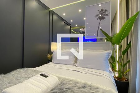 Quarto Suíte 2 de apartamento à venda com 2 quartos, 70m² em Empresarial 18 do Forte, Barueri