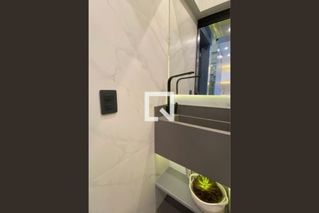 Lavabo de apartamento para alugar com 2 quartos, 70m² em Empresarial 18 do Forte, Barueri