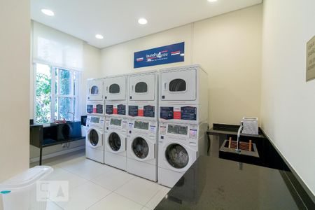 Lavanderia comum de kitnet/studio para alugar com 1 quarto, 38m² em Jardim Flor da Montanha, Guarulhos