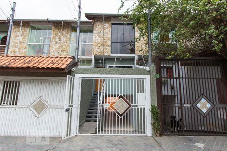 Casa para alugar com 220m², 3 quartos e 5 vagasFachada