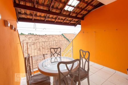 Casa para alugar com 220m², 3 quartos e 5 vagasÁrea de Serviço