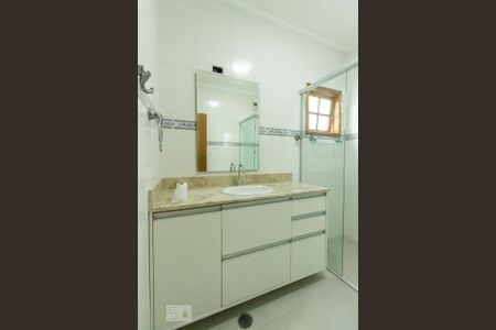 Casa para alugar com 220m², 3 quartos e 5 vagasBanheiro do Quarto 1