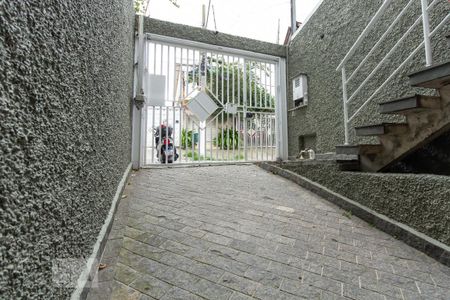 Casa para alugar com 220m², 3 quartos e 5 vagasEntrada