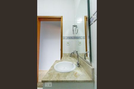 Casa para alugar com 220m², 3 quartos e 5 vagasBanheiro