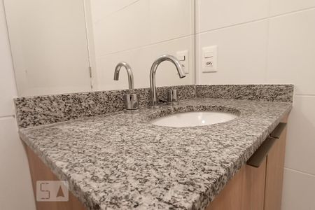 Apartamento para alugar com 66m², 2 quartos e 2 vagasDetalhe banheiro suíte 2 - Pia