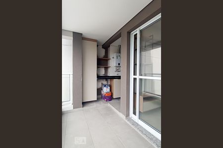 Varanda sala e área de serviço de apartamento para alugar com 2 quartos, 66m² em Bethaville I, Barueri