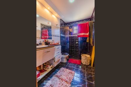 Casa à venda com 298m², 5 quartos e 3 vagasSuite