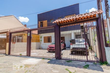 Casa à venda com 298m², 5 quartos e 3 vagasFachada