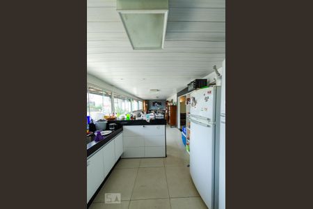 Casa à venda com 300m², 4 quartos e 4 vagas Casa à venda com 300m², 4 quartos e 4 vagasCozinha