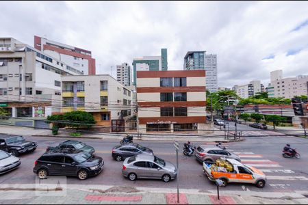 Casa à venda com 300m², 4 quartos e 4 vagas Casa à venda com 300m², 4 quartos e 4 vagasQuarto 2 - Vista