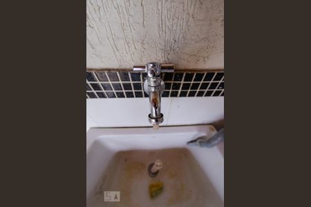 Casa à venda com 300m², 4 quartos e 4 vagas Casa à venda com 300m², 4 quartos e 4 vagasÁrea de serviço