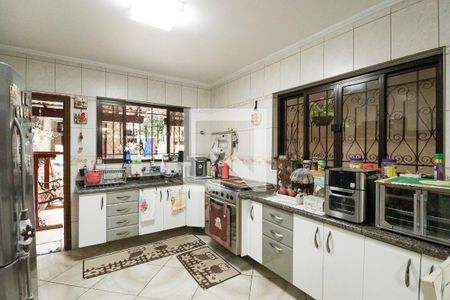 Casa à venda com 166m², 3 quartos e 2 vagasCozinha