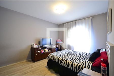 Casa à venda com 170m², 3 quartos e 3 vagasSuíte