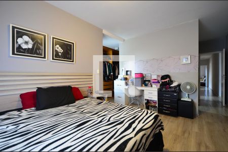 Casa à venda com 170m², 3 quartos e 3 vagasSuíte