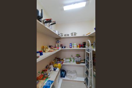 Casa à venda com 400m², 5 quartos e 4 vagas Casa à venda com 400m², 5 quartos e 4 vagasDespensa