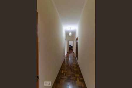 Casa à venda com 400m², 5 quartos e 4 vagas Casa à venda com 400m², 5 quartos e 4 vagasCorredor