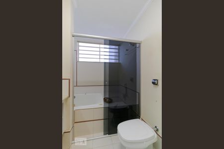 Casa à venda com 400m², 5 quartos e 4 vagas Casa à venda com 400m², 5 quartos e 4 vagasBanheiro