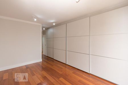 Apartamento à venda com 149m², 3 quartos e 3 vagas Apartamento à venda com 149m², 3 quartos e 3 vagasSuíte 1