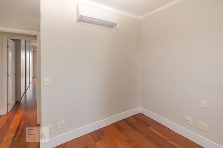 Apartamento à venda com 149m², 3 quartos e 3 vagas Apartamento à venda com 149m², 3 quartos e 3 vagasSuíte 2