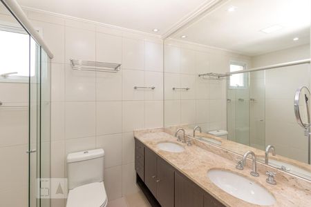 Apartamento à venda com 149m², 3 quartos e 3 vagas Apartamento à venda com 149m², 3 quartos e 3 vagasBanheiro da Suíte 1