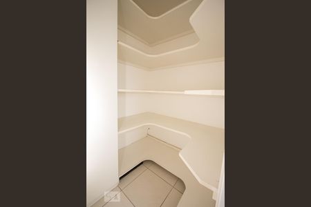 Apartamento à venda com 149m², 3 quartos e 3 vagas Apartamento à venda com 149m², 3 quartos e 3 vagasQuarto de Serviço