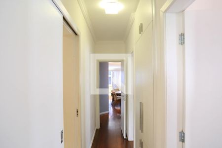 Corredor de apartamento para alugar com 3 quartos, 107m² em Anchieta, Belo Horizonte
