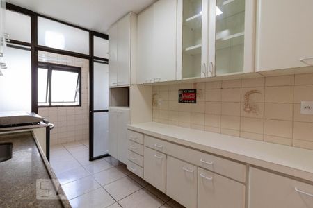 Cozinha de apartamento para alugar com 3 quartos, 84m² em Jardim Santa Inês, São Paulo