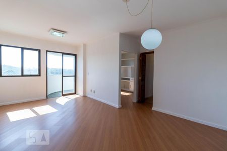 Apartamento para alugar com 3 quartos, 84m² em Jardim Santa Inês, São Paulo