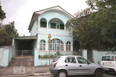 Casa à venda com 476m², 3 quartos e 3 vagasFachada