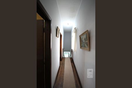 Casa à venda com 476m², 3 quartos e 3 vagasCorredor