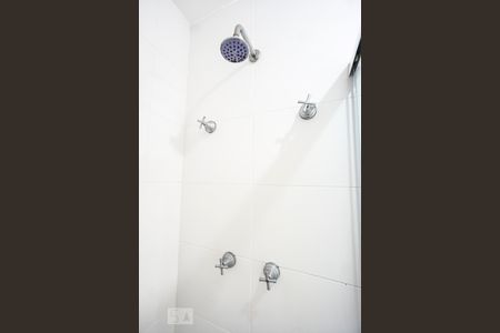 Apartamento à venda com 81m², 3 quartos e 2 vagas Apartamento à venda com 81m², 3 quartos e 2 vagasChuveiro