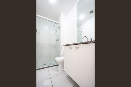 Apartamento à venda com 81m², 3 quartos e 2 vagas Apartamento à venda com 81m², 3 quartos e 2 vagasBanheiro social