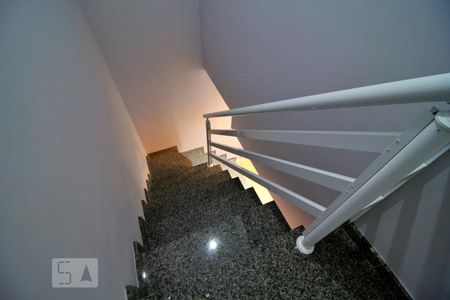 Apartamento à venda com 110m², 2 quartos e 2 vagasEscada