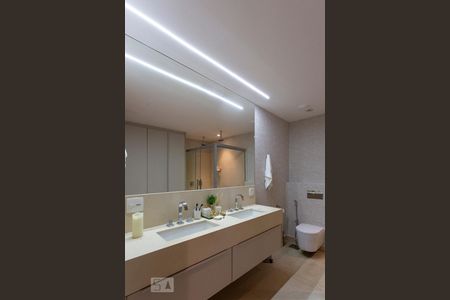 Apartamento para alugar com 68m², 1 quarto e 2 vagas Apartamento para alugar com 68m², 1 quarto e 2 vagasBanheiro da Suíte