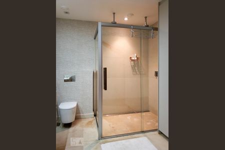 Apartamento para alugar com 68m², 1 quarto e 2 vagas Apartamento para alugar com 68m², 1 quarto e 2 vagasBanheiro da Suíte