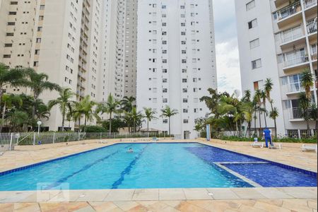 Apartamento para alugar com 67m², 3 quartos e 1 vagaPiscina