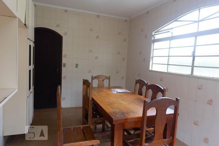 Casa para alugar com 1000m², 5 quartos e 5 vagasCozinha