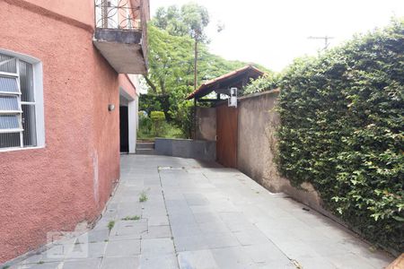 Casa para alugar com 1000m², 5 quartos e 5 vagasEntrada