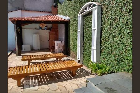 Casa para alugar com 1000m², 5 quartos e 5 vagasChurrasqueira e Piscina