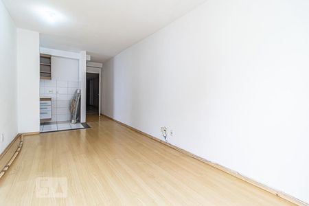 Sala de apartamento para alugar com 2 quartos, 50m² em Taquara, Rio de Janeiro