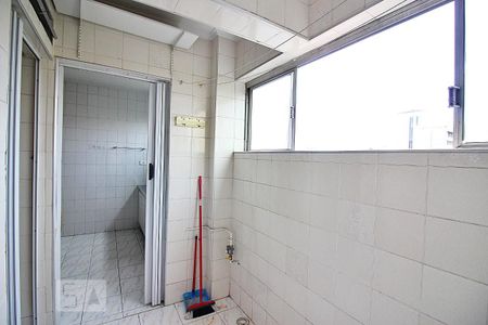 Apartamento à venda com 70m², 2 quartos e 1 vagaÁrea de Serviço