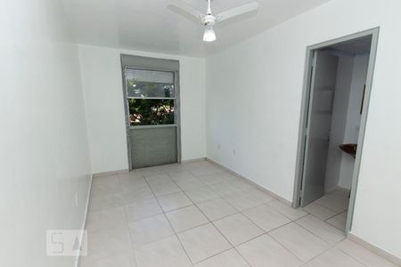 Sala/Quarto de kitnet/studio à venda com 1 quarto, 31m² em Humaitá, Porto Alegre